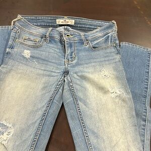 Hollister distressed skinny j